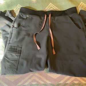 Figs women’s scrubs